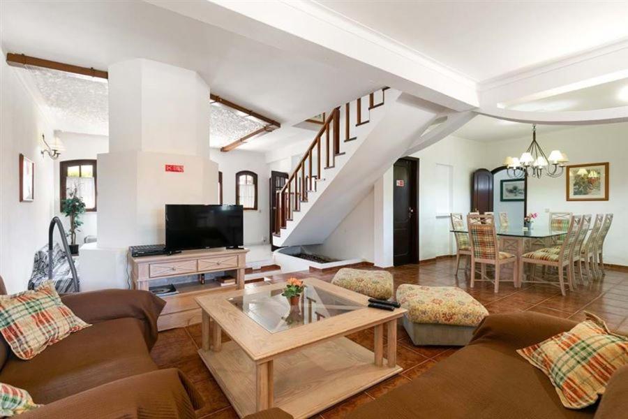 Roulito'S Guest House Алтура Екстериор снимка